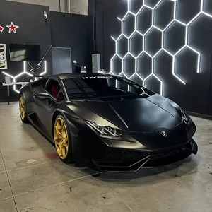 lambo-hurrican-at-visible-auto-lab